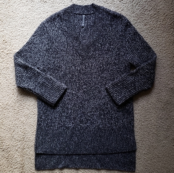 Athleta Shasta V-Neck Wool Knit Oversized Sweater - Picture 3 of 13